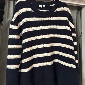 GAP Women's Striped Navy and Cream Sweater